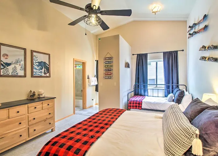 Holiday home Hot Tub & Game Room: All-season *