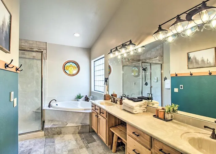 Hot Tub & Game Room: All-season * Pinetop-Lakeside