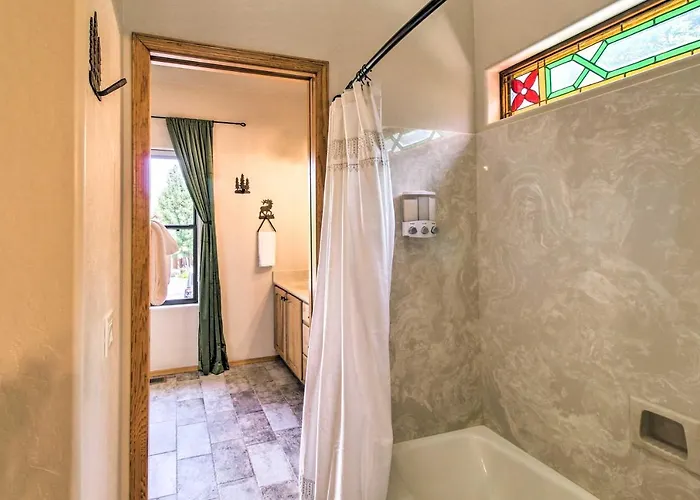 Holiday home Hot Tub & Game Room: All-season