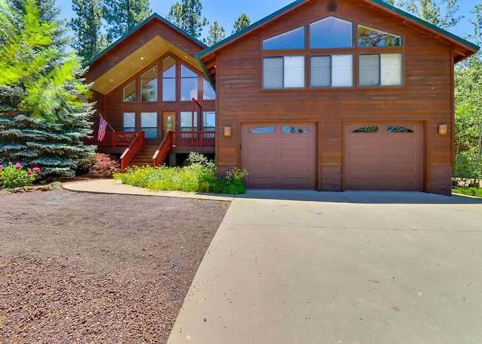 Hot Tub & Game Room: All-season Pinetop-Lakeside