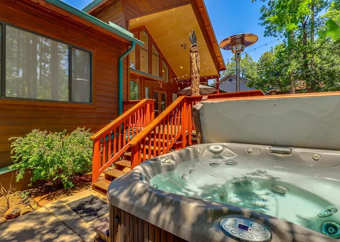 Hot Tub & Game Room: All-season Holiday home Pinetop-Lakeside